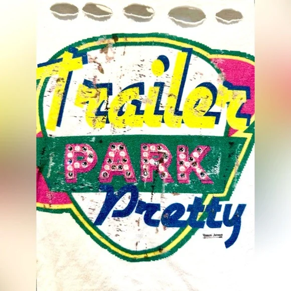 EUC Trailer Park Pretty White Slightly Cropped Tee Sz L - Picture 16 of 16